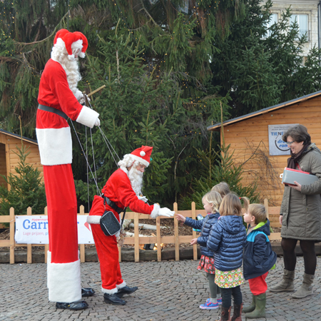 Echassiers Père Noël et sa marionnette