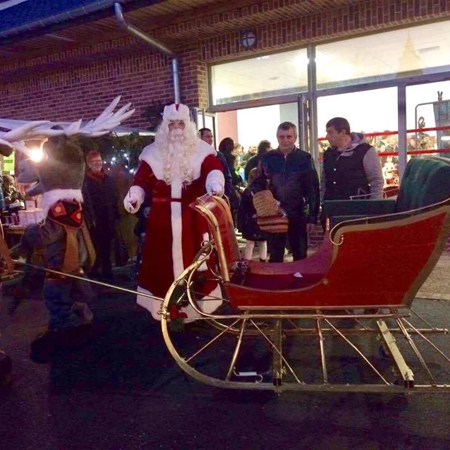 Le père de Noël et son traineau